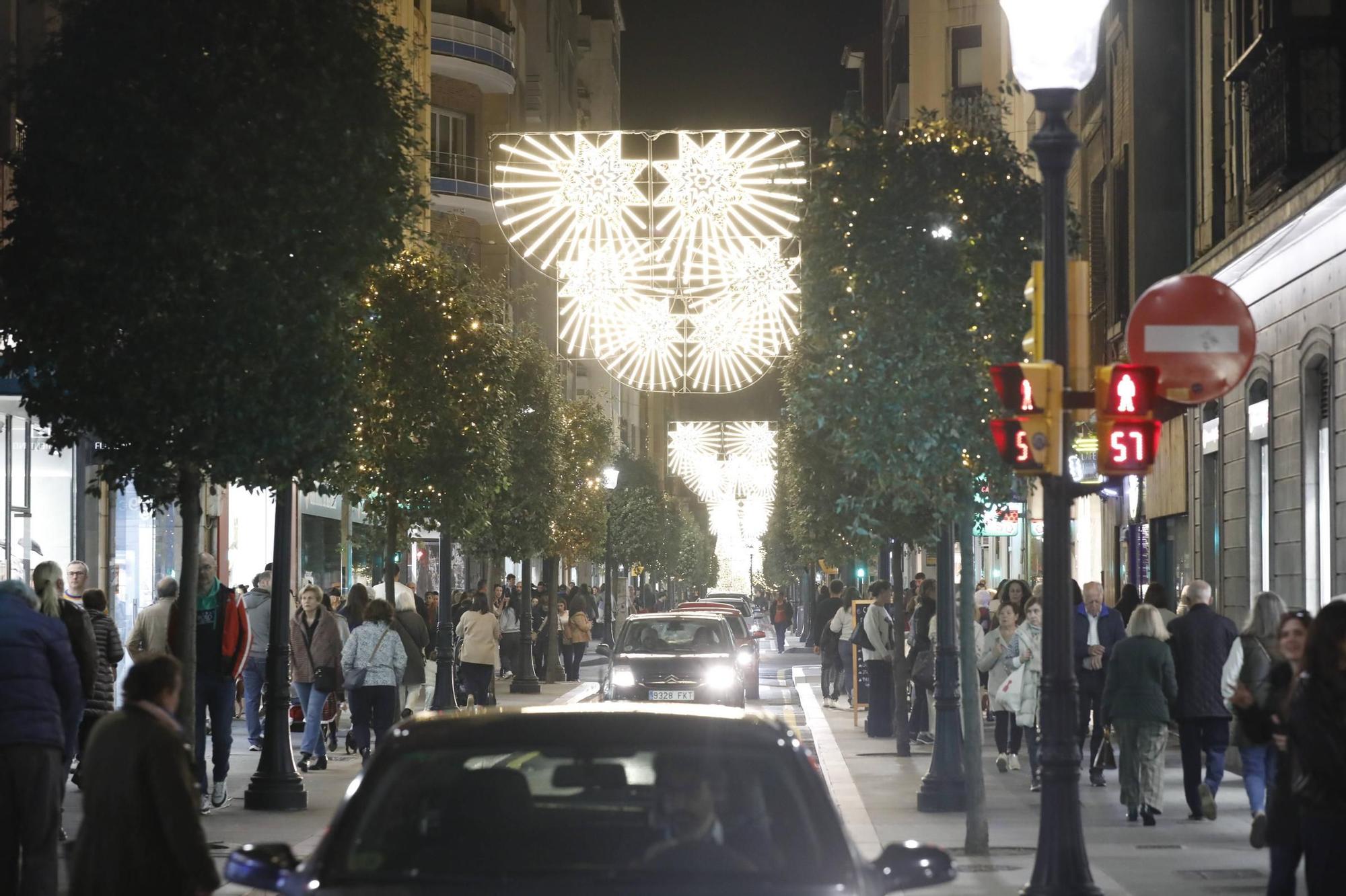 Así fue el encendido del alumbrado navideño de Gijón