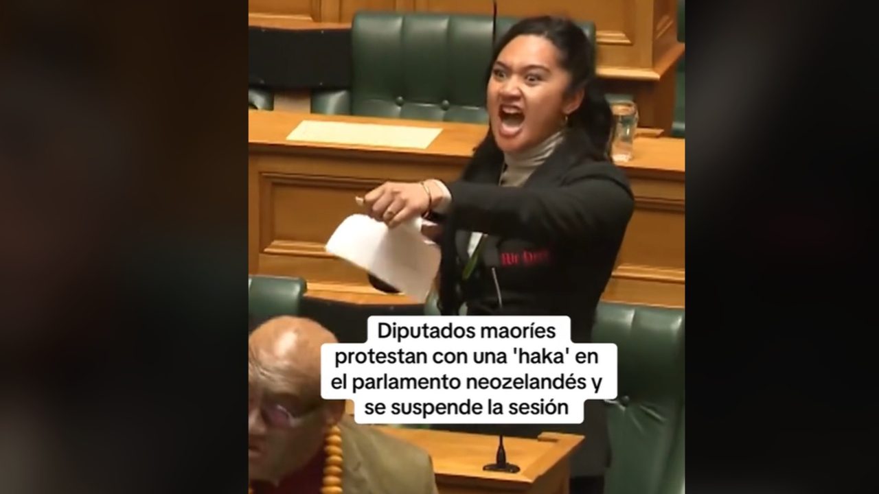 Diputados neozelandeses protestan en el Parlamento por sus derechos bailando ‘haka’