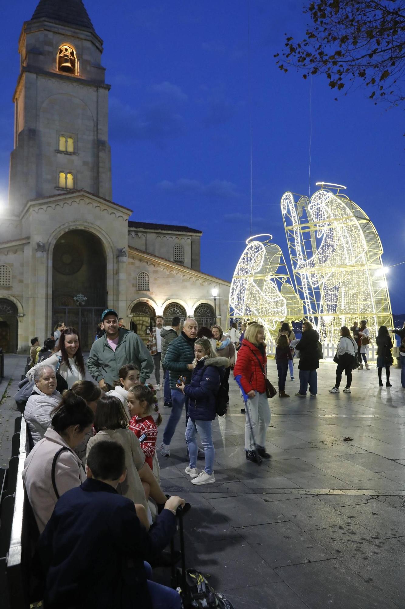 Así fue el encendido del alumbrado navideño de Gijón