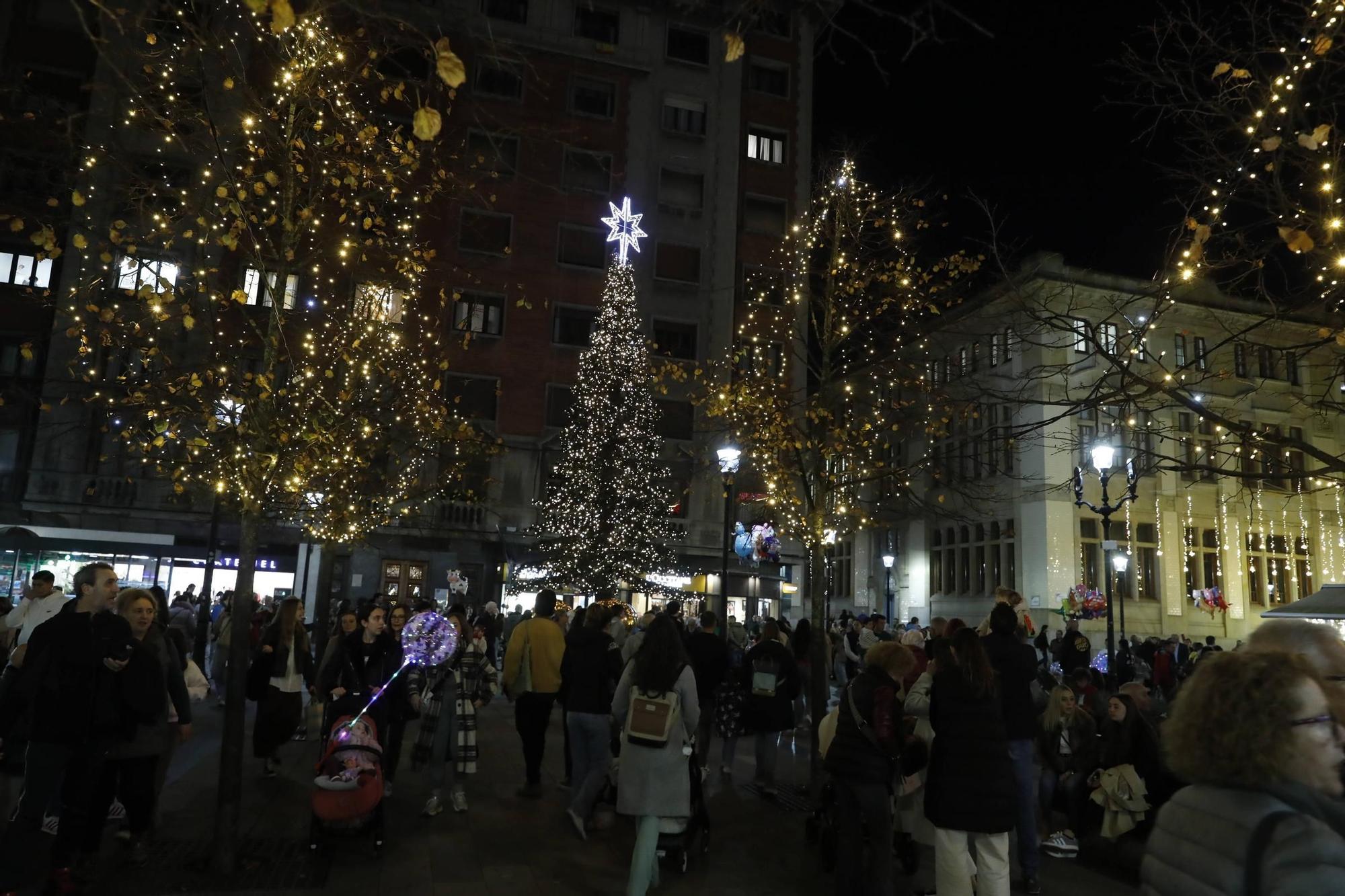 Así fue el encendido del alumbrado navideño de Gijón