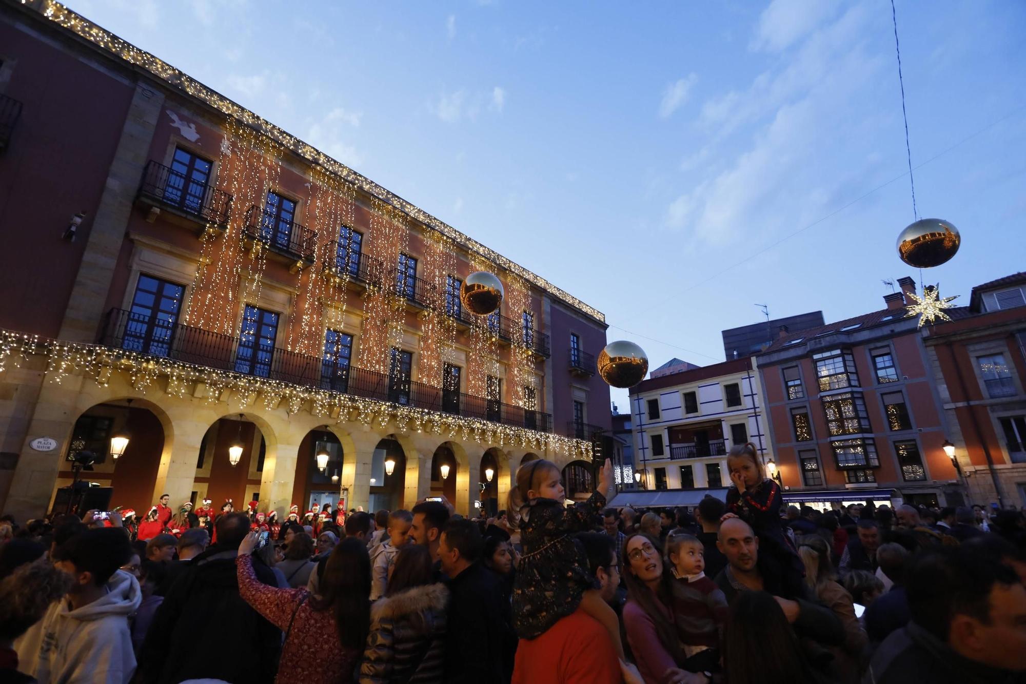 Así fue el encendido del alumbrado navideño de Gijón