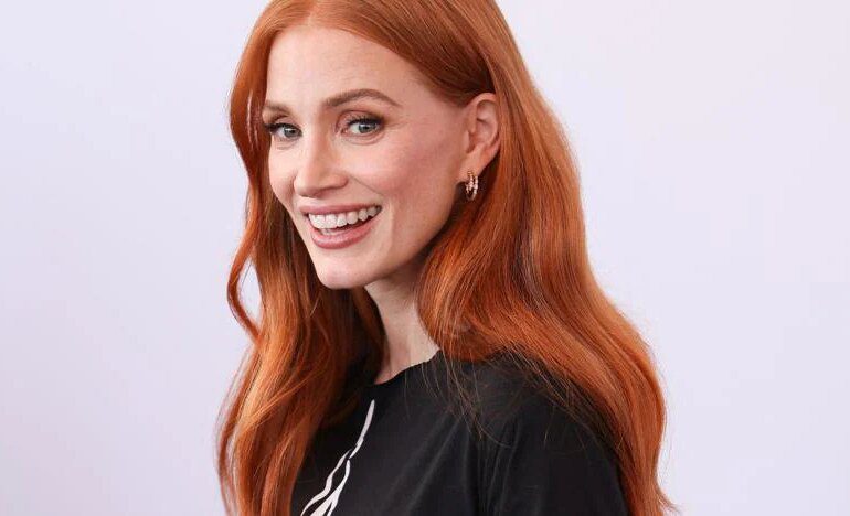 Cómo conseguir un glossy hair: la tendencia que deja el pelo muy brillante y sedoso