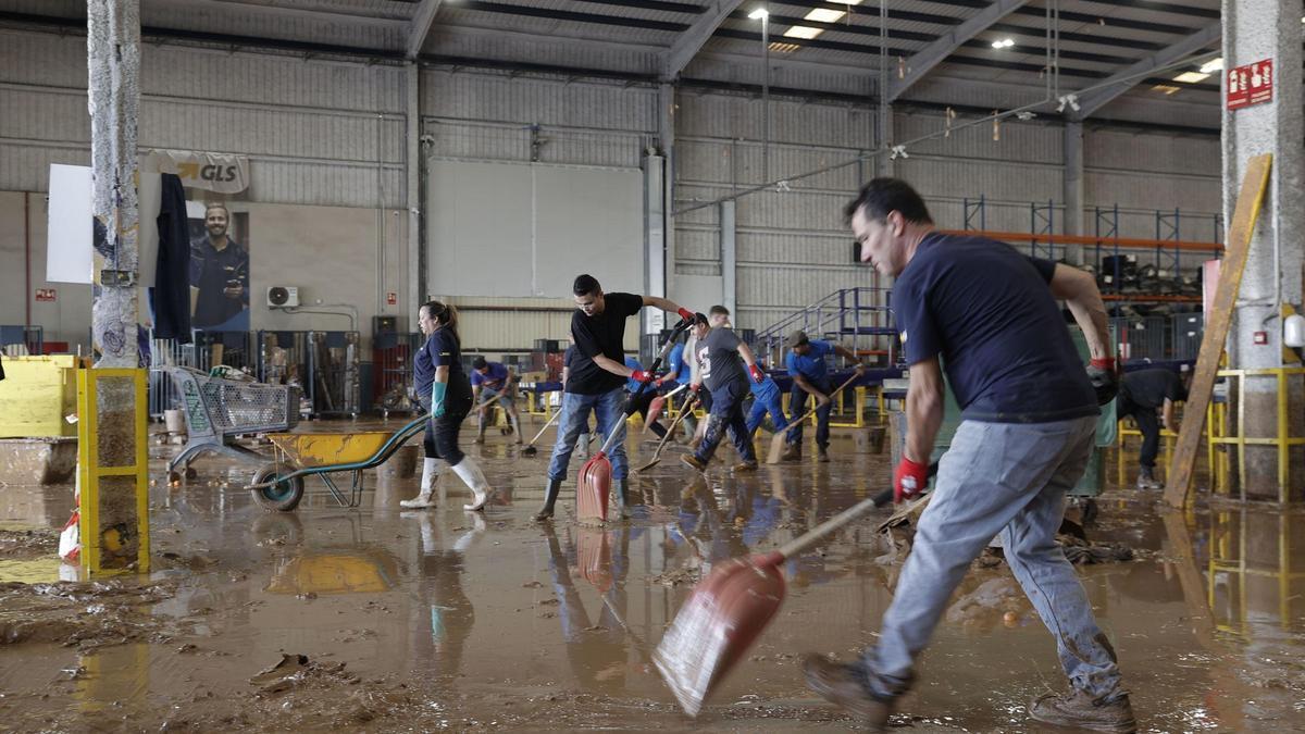 Los daños sufridos en la DANA por 200 empresas alimentarias lleva a los ‘súper’ a buscar más proveedores