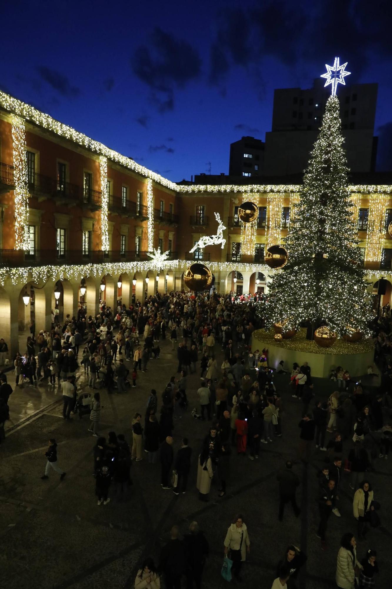 Así fue el encendido del alumbrado navideño de Gijón