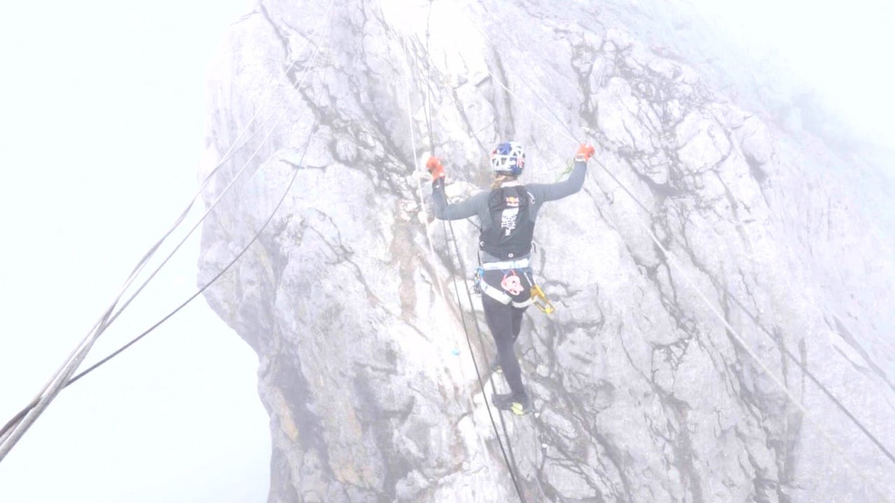 Fernanda Maciel, la más rápida en subir y bajar el monte Carstensz, el más alto de Oceanía