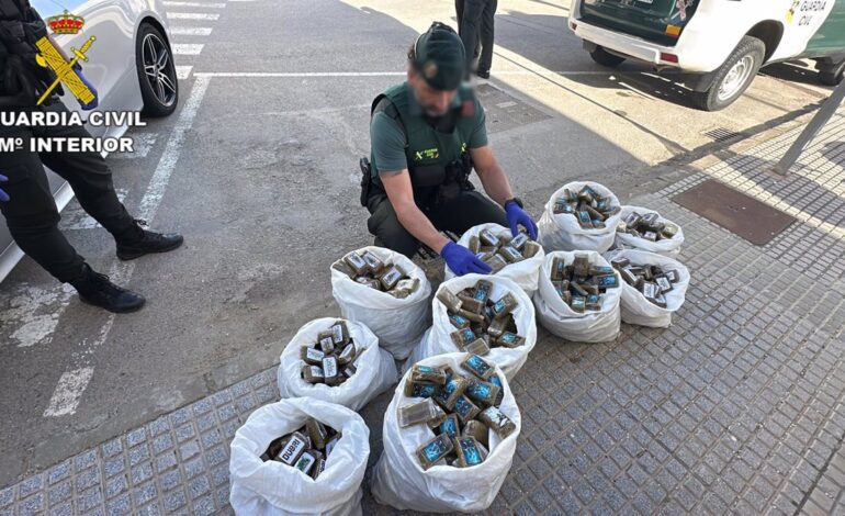 Detenido el conductor de un vehículo en Bornos (Cádiz) que se saltó un control con 180 kilos de hachís