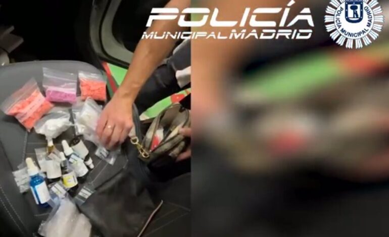 Detenidos en Chueca dos hombres que llevaban más de 400 pastillas de éxtasis y más drogas en su coche