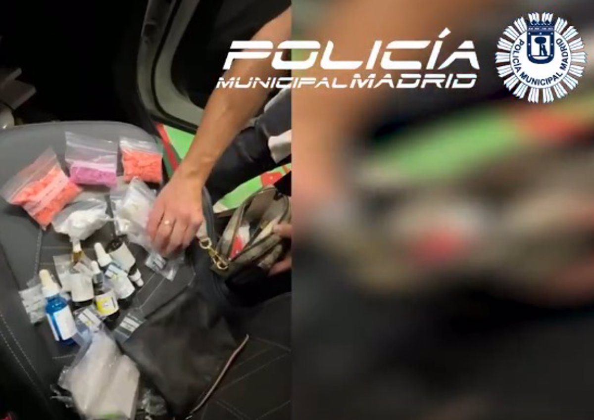 Detenidos en Chueca dos hombres que llevaban más de 400 pastillas de éxtasis y más drogas en su coche