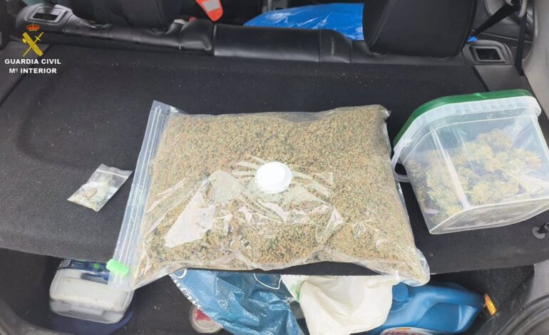 Detenido cuando transportaba un kilo de marihuana en su vehículo en Uceda (Guadalajara)