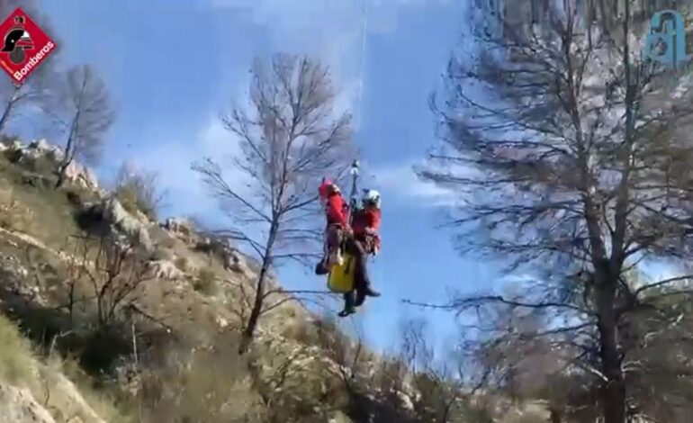 Rescatados un ciclista y una senderista tras sufrir caídas en Muro d’Alcoi y la Vall d’Ebo