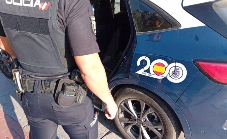 Cuatro detenidos en Valladolid por golpear con defensas extensibles a una persona para robarle 300 euros