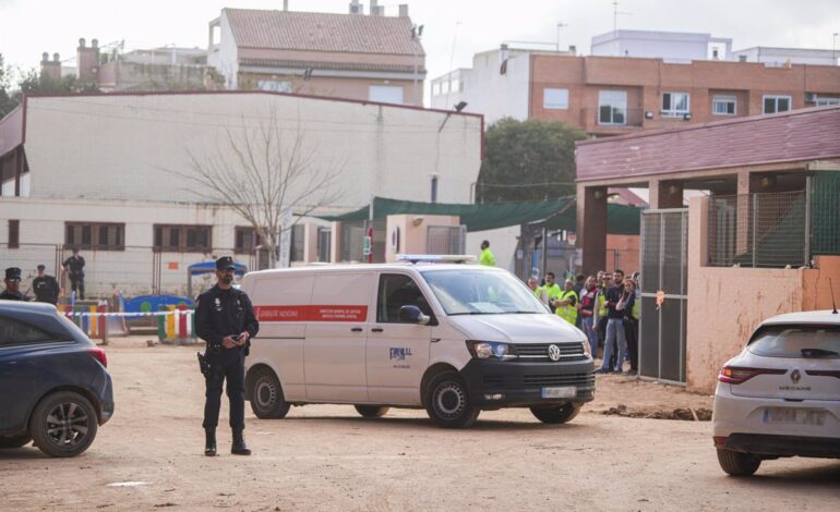 Mazón anuncia una «reunión de urgencia» con Tragsa y Educación tras la muerte de un operario en Massanassa