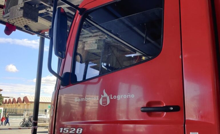 Sofocado, sin heridos, un incendio en la cocina de una vivienda de la calle Carmen Medrano de Logroño