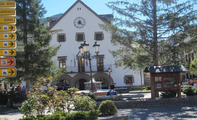 Consternación y perplejidad en Biescas (Huesca) tras la muerte de un vecino por arma blanca