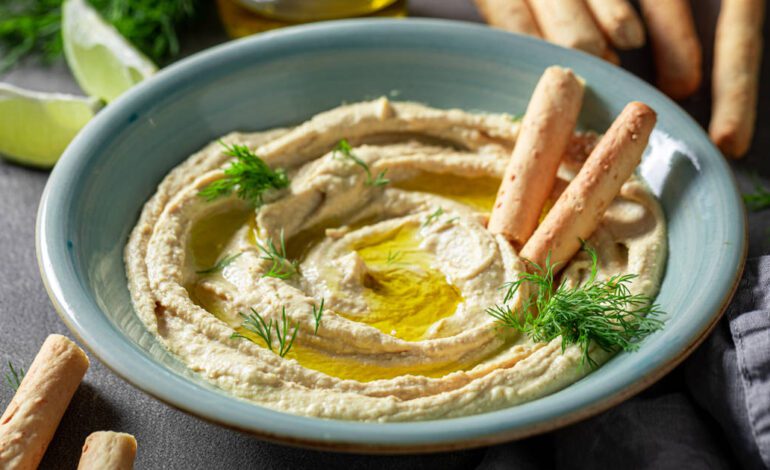 Hummus de lentejas con hierbas y aceitunas visto en el recetario de la Universidad de Harvard