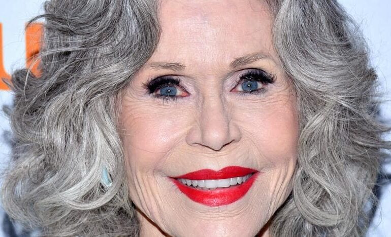 Jane Fonda deslumbra con el labial más antiguo del mundo