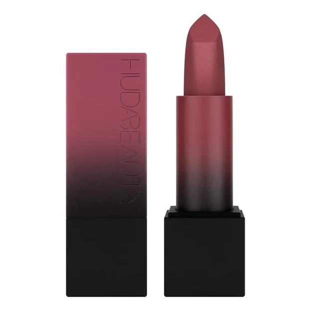 Lápiz labial mate Power Bullet de Huda Beauty. Precio: 27,99€