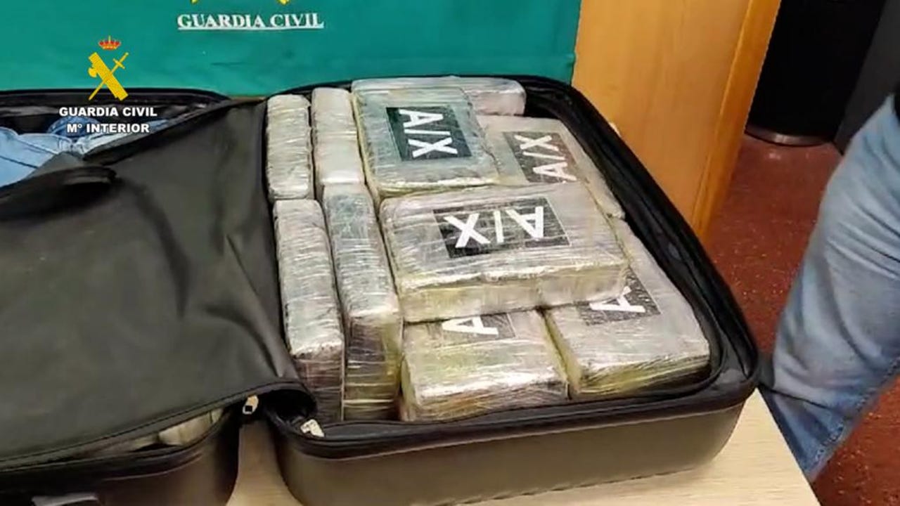 La Guardia Civil detiene a un hombre que viajaba con 17 kilos de cocaína