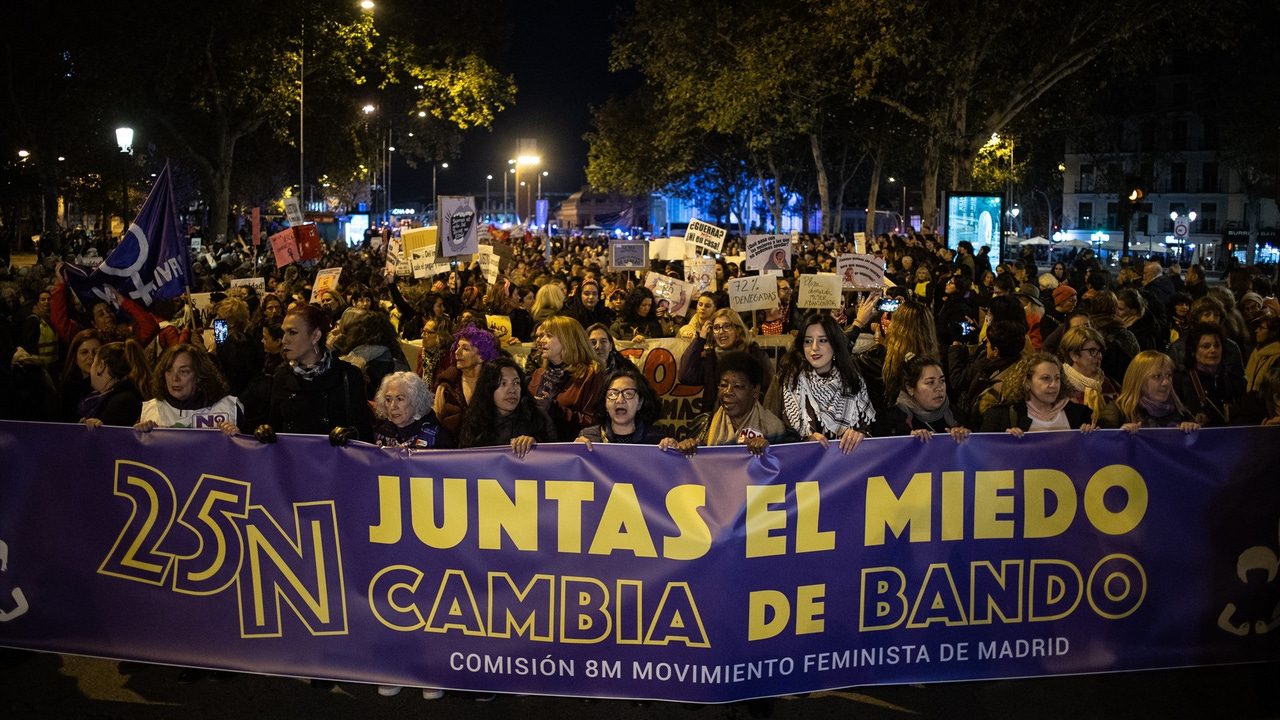 Miles de mujeres salen a las calles de toda España para reclamar contra la violencia machista en el 25N