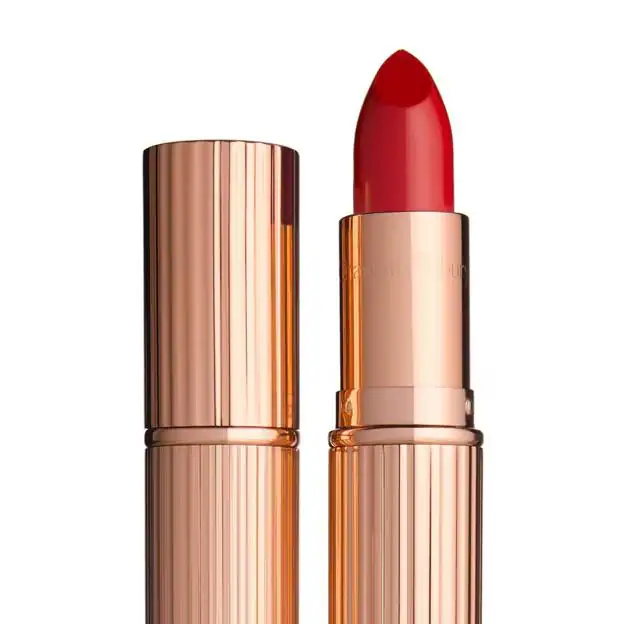 Barra de labios KISSING de Charlotte Tilbury.