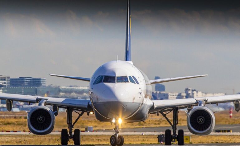 Multa de 179 millones de euros a 5 aerolíneas por prácticas abusivas hacia los consumidores