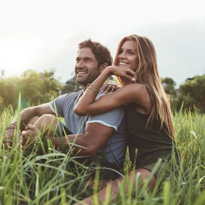 pareja en el campo