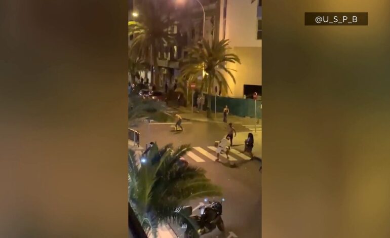 Un herido en una pelea entre más de 15 jóvenes a la salida de una discoteca en Las Palmas de Gran Canaria