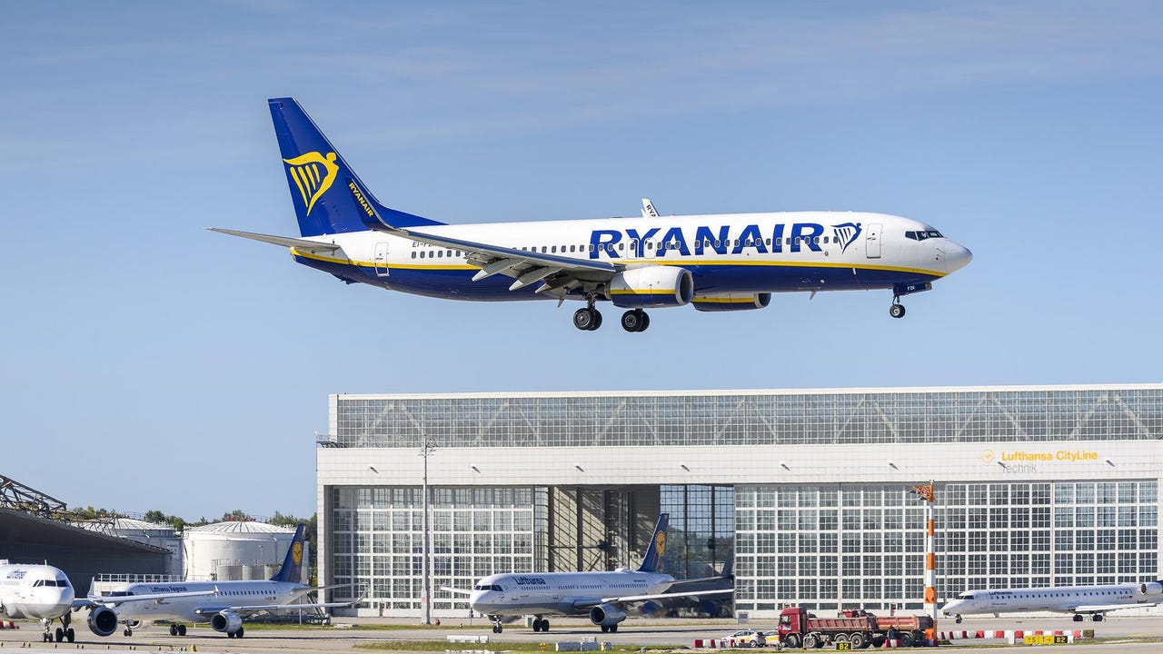 Estos son lo tres aeropuertos en los que Ryanair limita el uso de tarjetas de embarque digitales