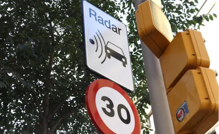 El radar de velocidad que opera en Barcelona y que pone una multa cada 4 minutos