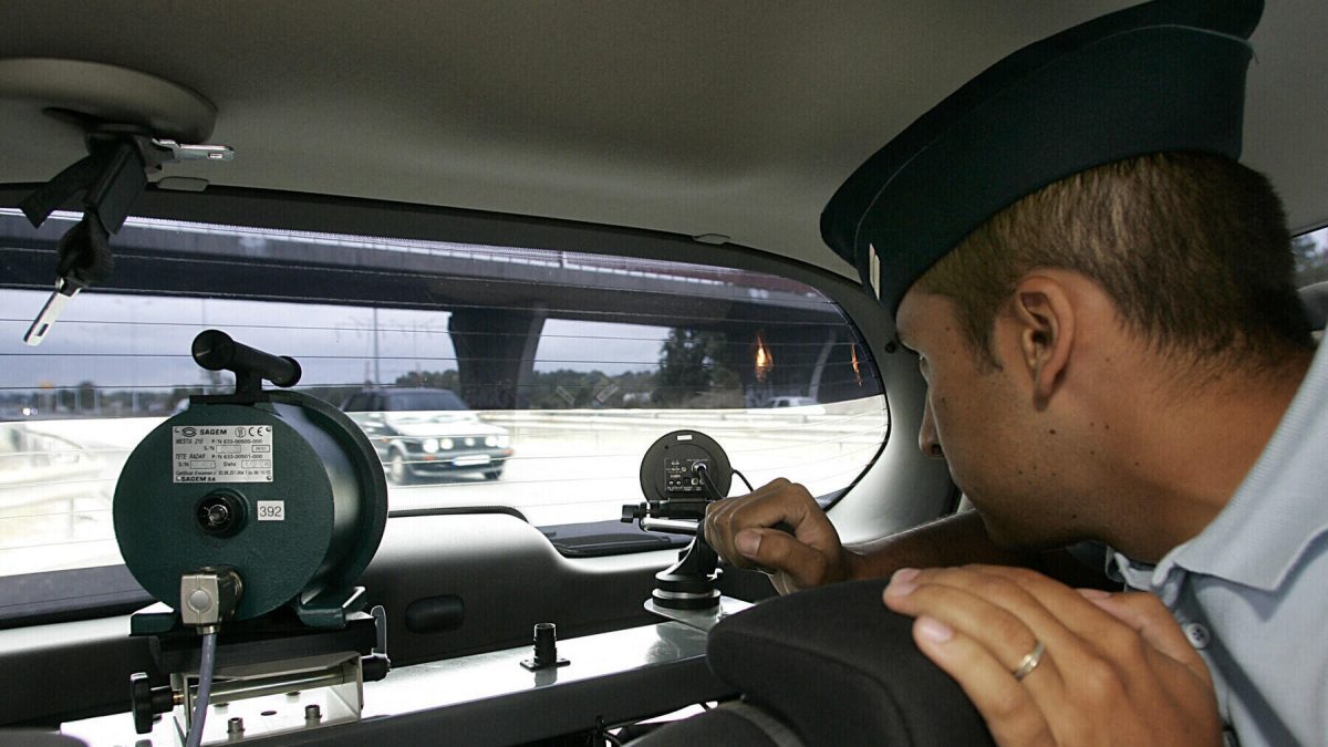 Crece el número de radares en coches privados para controlar los excesos de velocidad