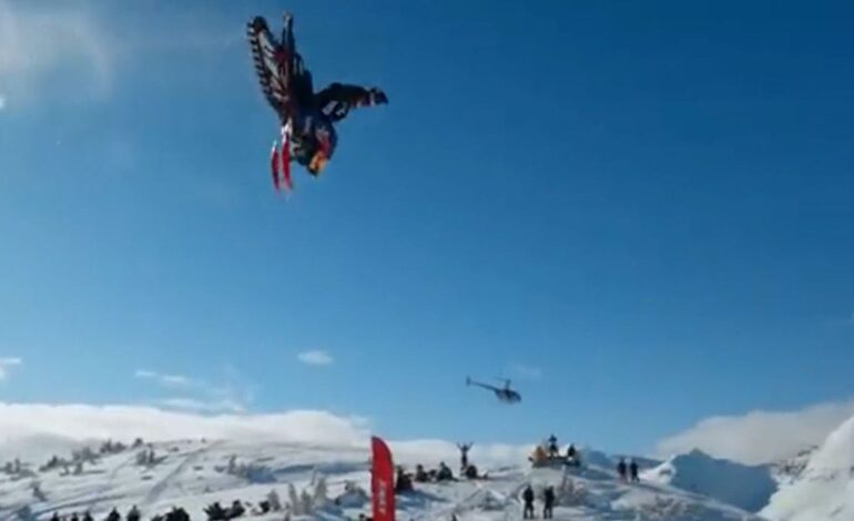 Andreas Bergmark bate un récord del mundo con el backflip en moto de nieve más largo del mundo