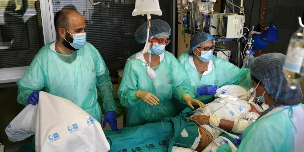 Así se trabaja para salvar vidas en la Unidad de Grandes Quemados del Hospital de Getafe