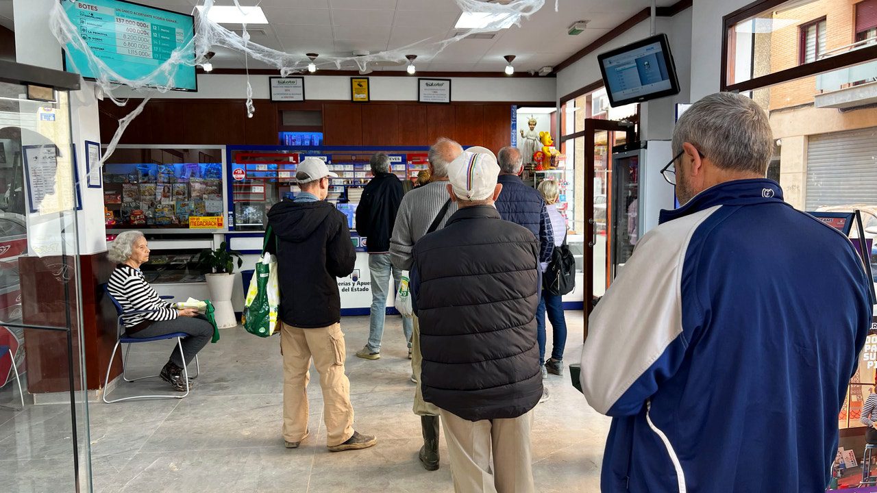 El sorteo de la Lotería de Navidad lleva la solidaridad desde Canarias hasta Catarroja