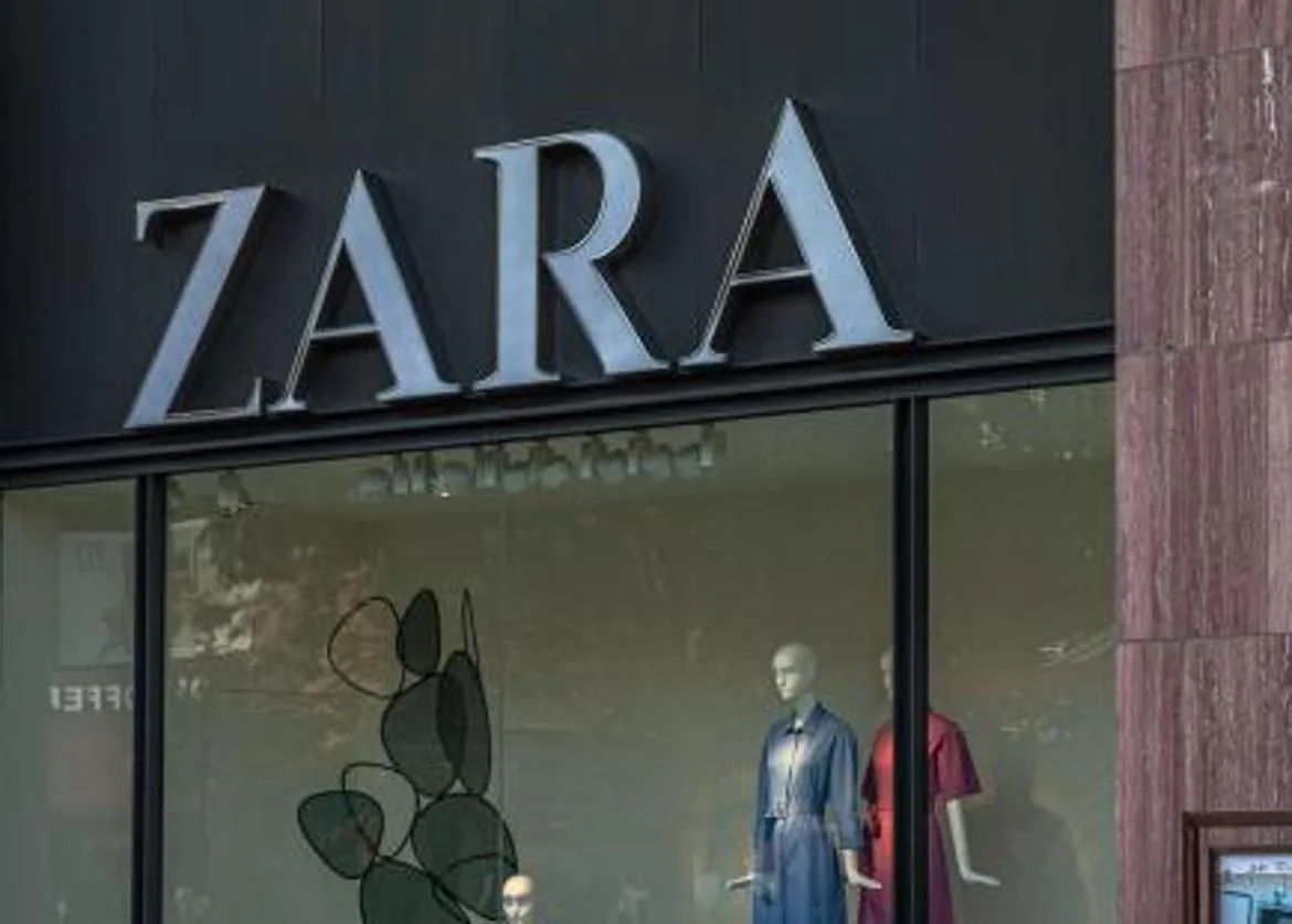 Cuánto dinero cobra una dependiente de Zara por trabajar un día: sueldo base y complementos