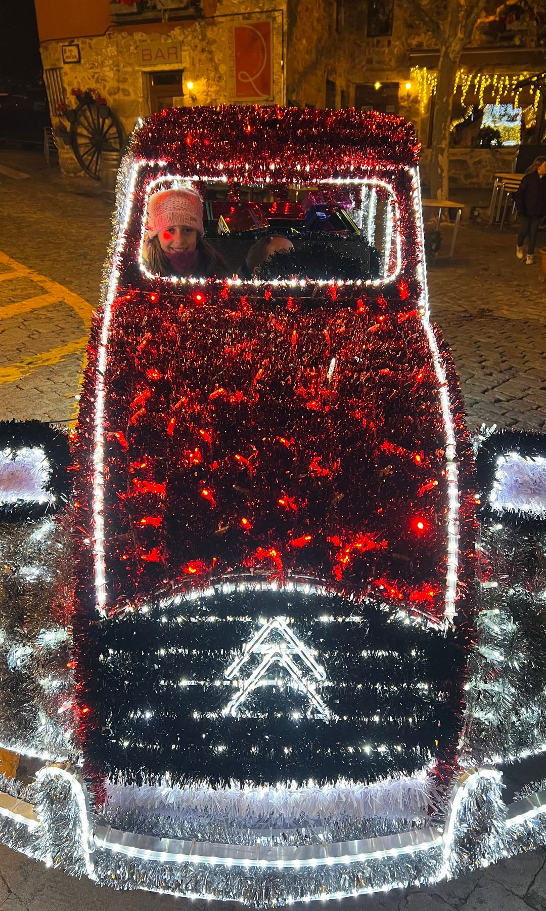 Luces navideñas en la localidad madrileña de Navacerrada, en plena sierra madrileña