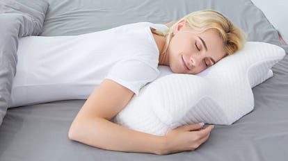 Las almohadas cervicales ortopédicas son una gran opción para descansar.