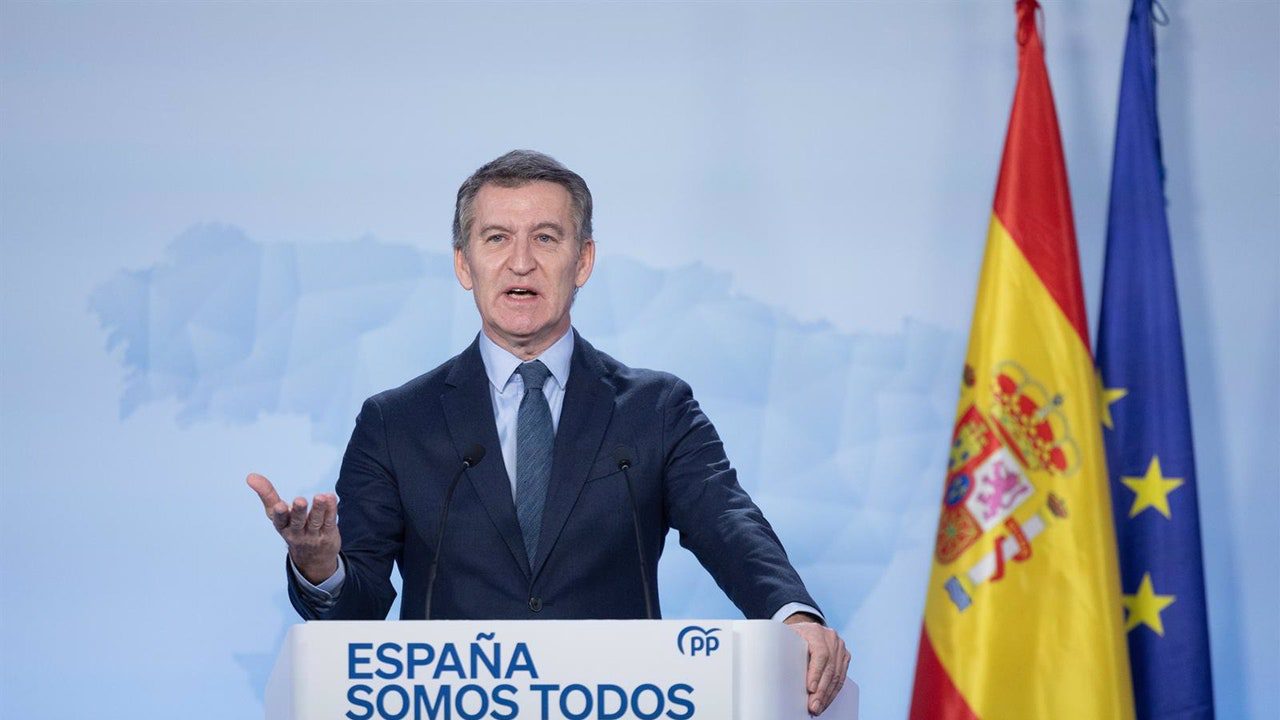 Feijóo asegura que el PP ha «coincidido» con Junts en votaciones y se desmarca de los «chantajes» de Sánchez