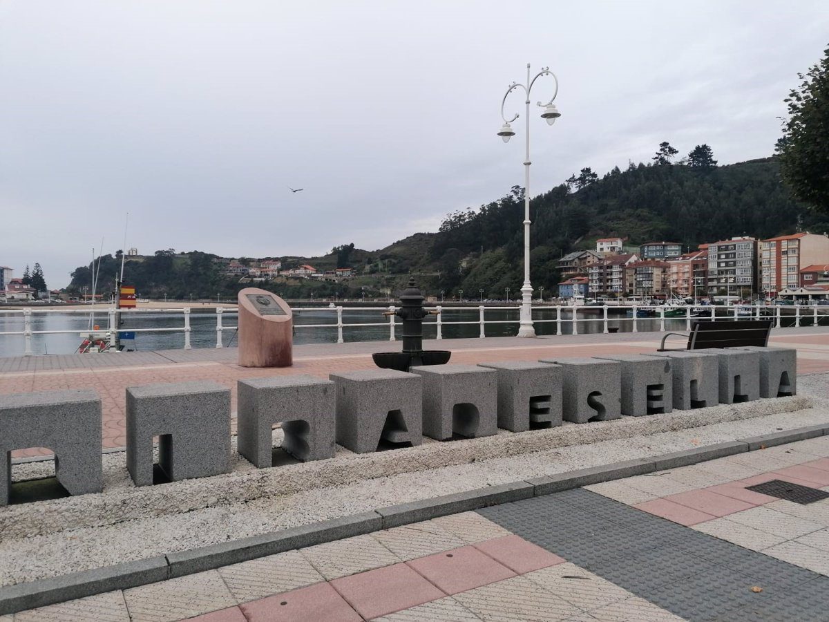 Muere una mujer atropellada en la plaza de abastos de Ribadesella