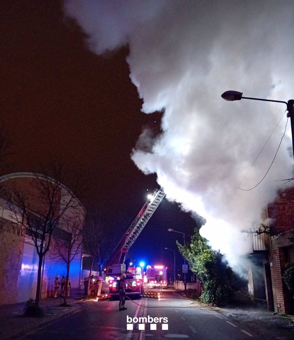 Arde totalmente una casa en Gualda (Lleida)