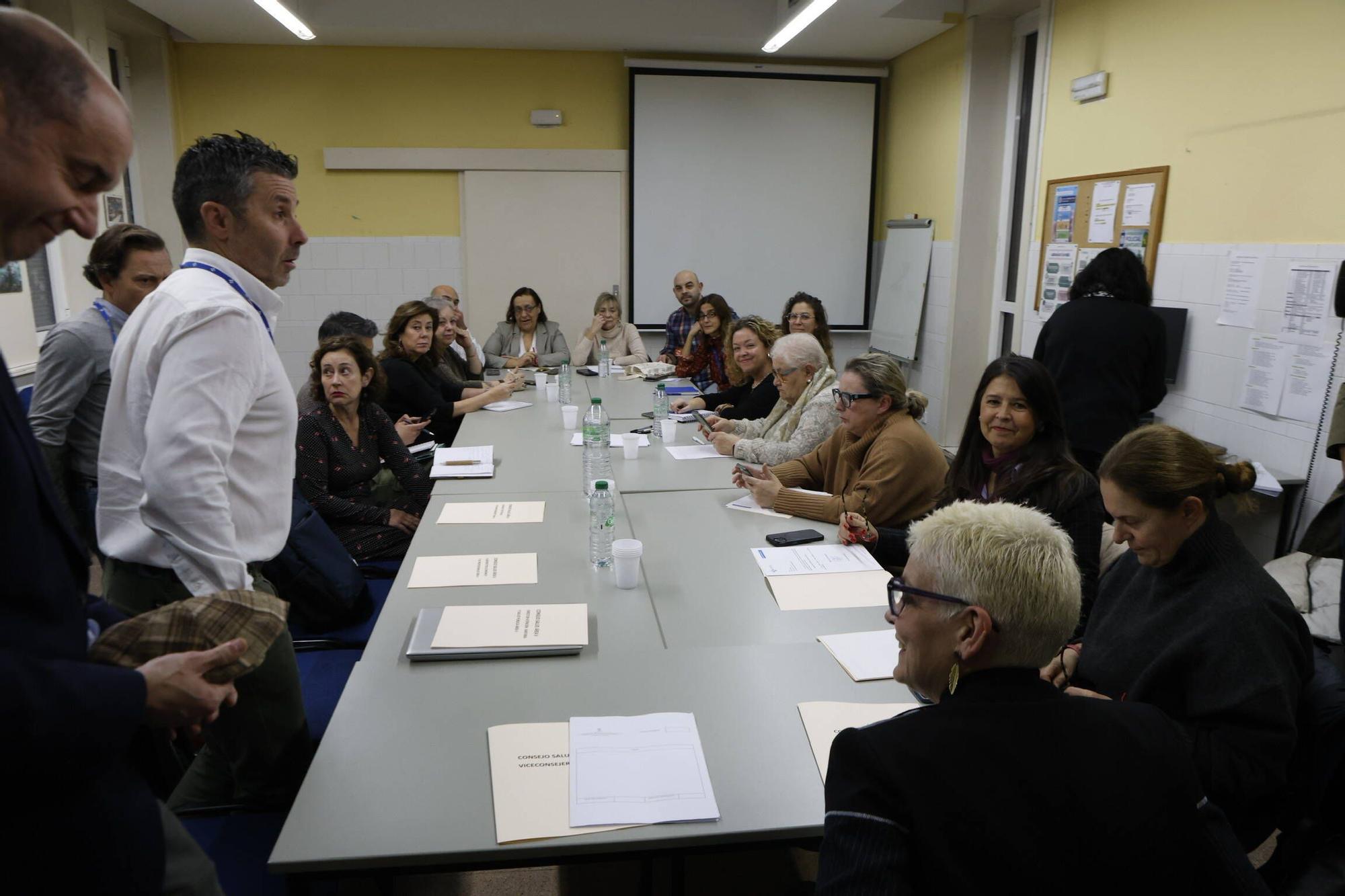 El Consejo de Salud celebrado en Gijón después del paro de la expansión de Cabueñes, en imágenes