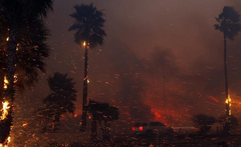 El gobernador de California declara el estado de emergencia por los incendios forestales