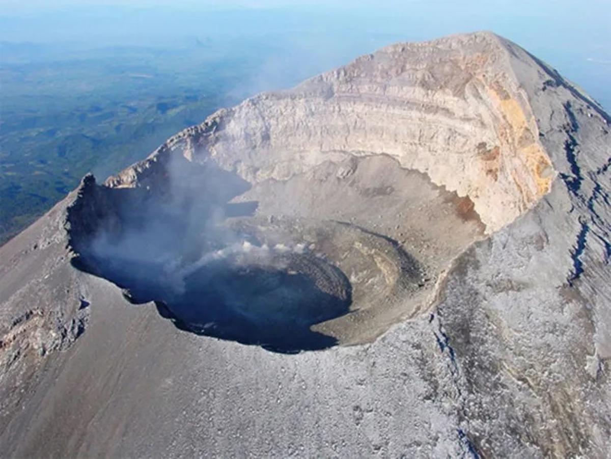 Cráter del volcán