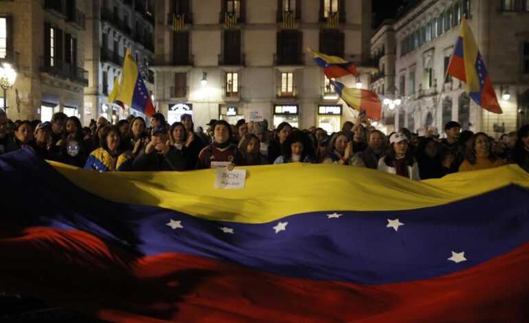 Unas 4.000 personas piden en Barcelona que Edmundo González jure como presidente de Venezuela