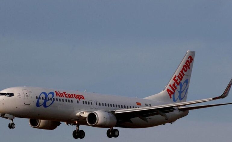 Air Europa avisa a sus clientes de que los ‘hackers’ podrían estar «cometiendo actividades delictivas» con sus datos, tras el ciberataque del año pasado