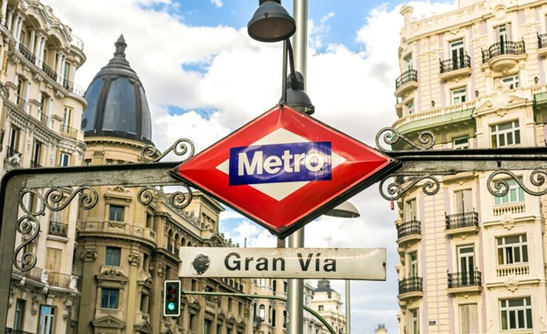 Horario del metro de Madrid y los autobuses de la EMT En Nochevieja 2025 y año nuevo