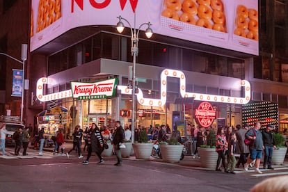 La tienda Krispy Kreme Donut en Times Square. 