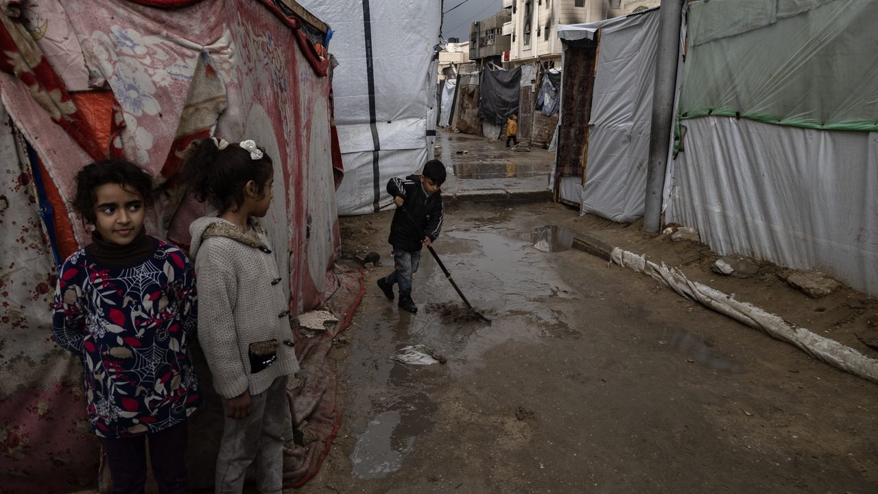 Israel mata a dos jefes policiales y otras 9 personas en un ataque en una zona humanitaria de Gaza