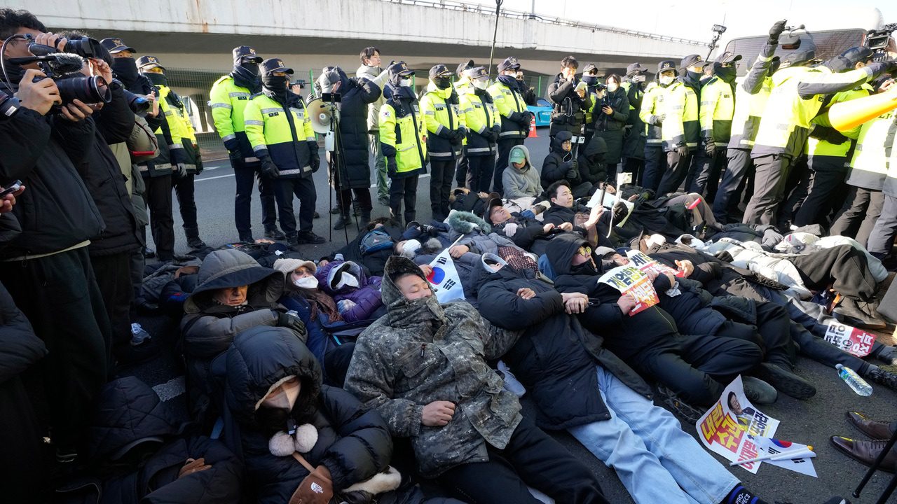 Protestas en Seúl por la orden de arresto de Yoon