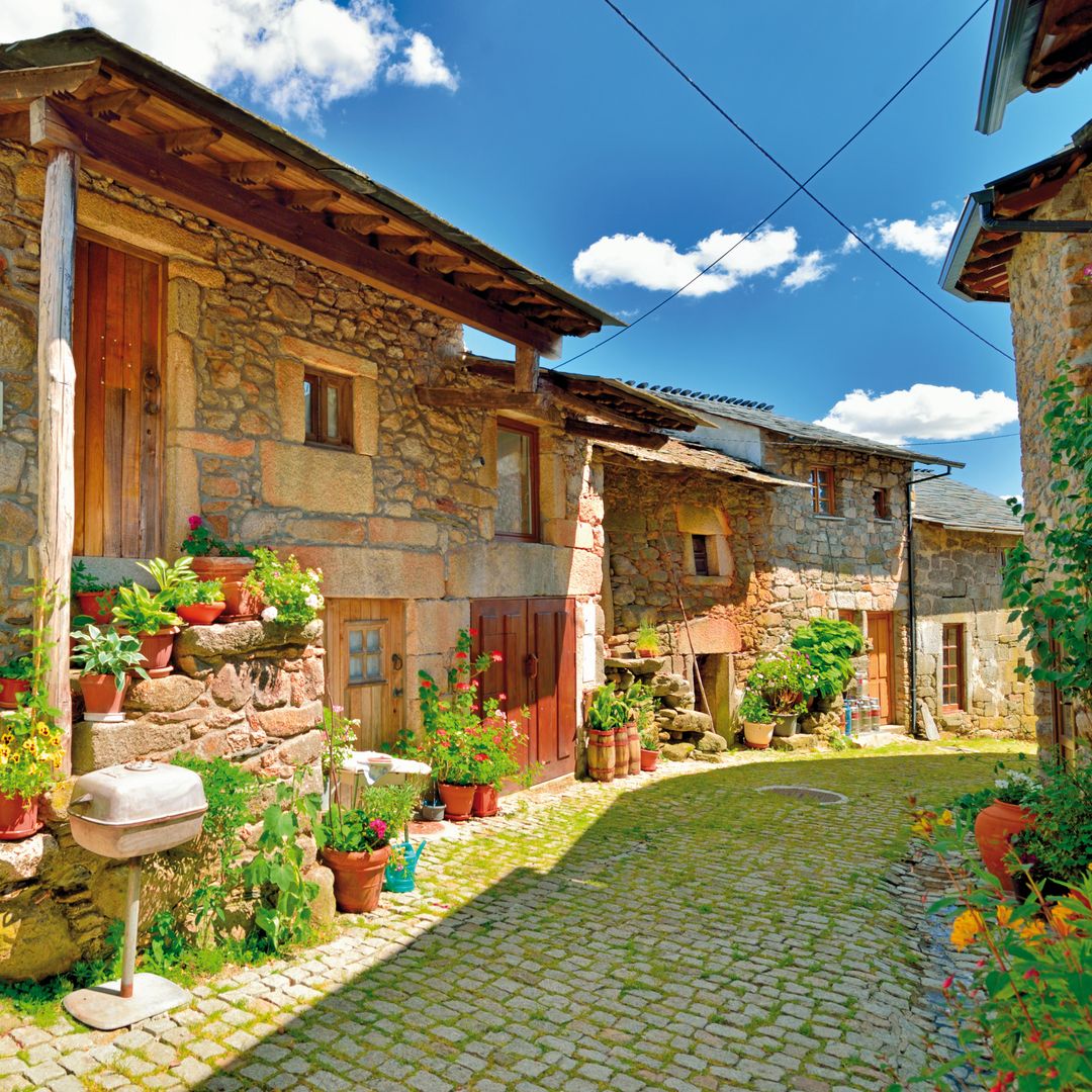 Casas tradicionales de piedra del pueblo de Montesinho, Trás-os-montes, Portugal 