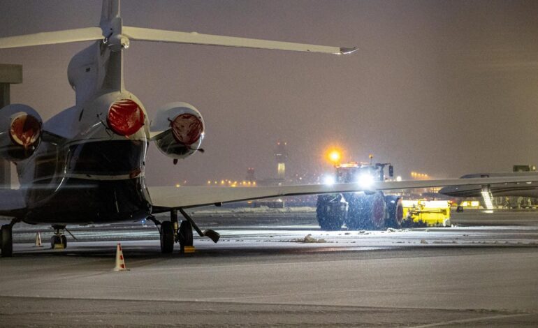 La nieve cierra varios aeropuertos británicos